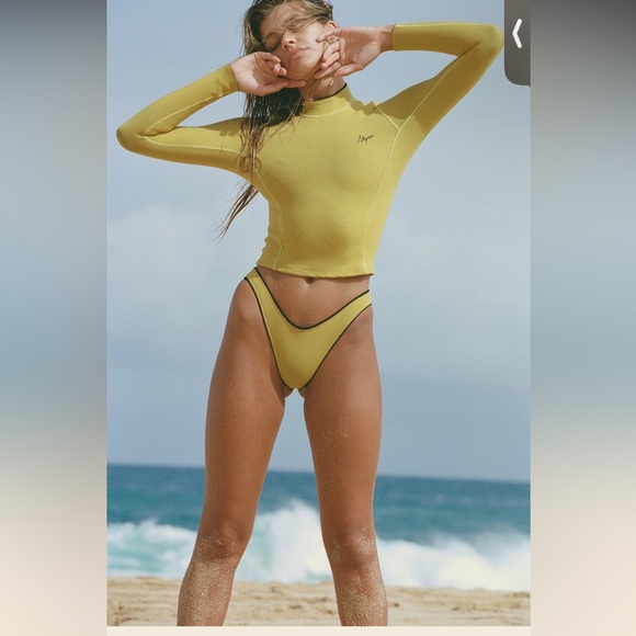 Abysse Pam Rash-Guard Shell ✨ NEW ✨ 🏄🏻‍♀️🏄🏻‍♀️ - Picture 3 of 10